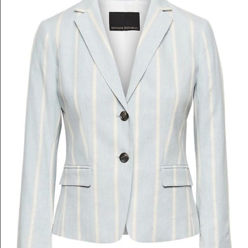 NWT BR Fitted crop blazer